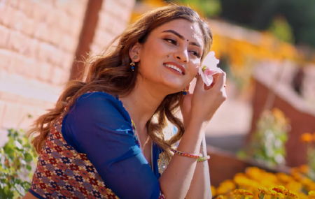 गीतको एक दृश्यमा मोडल सुशिला थापा।